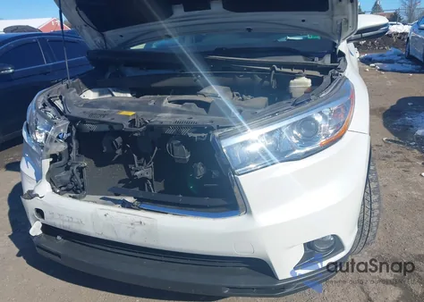 2015 Toyota Highlander Xle V6 z USA, uszkodzony, nr VIN 5TDJKRFH8FS083389